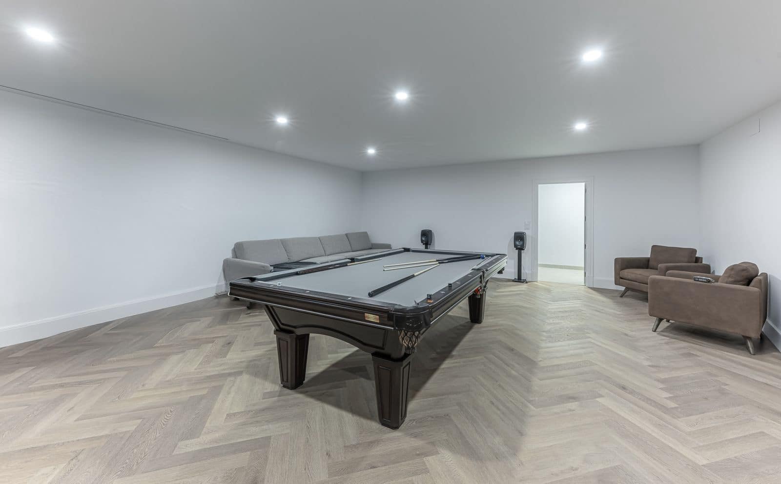 4 slaapkamer Villa te koop in Estepona - € 2.195.000 (Ref: 9910664)