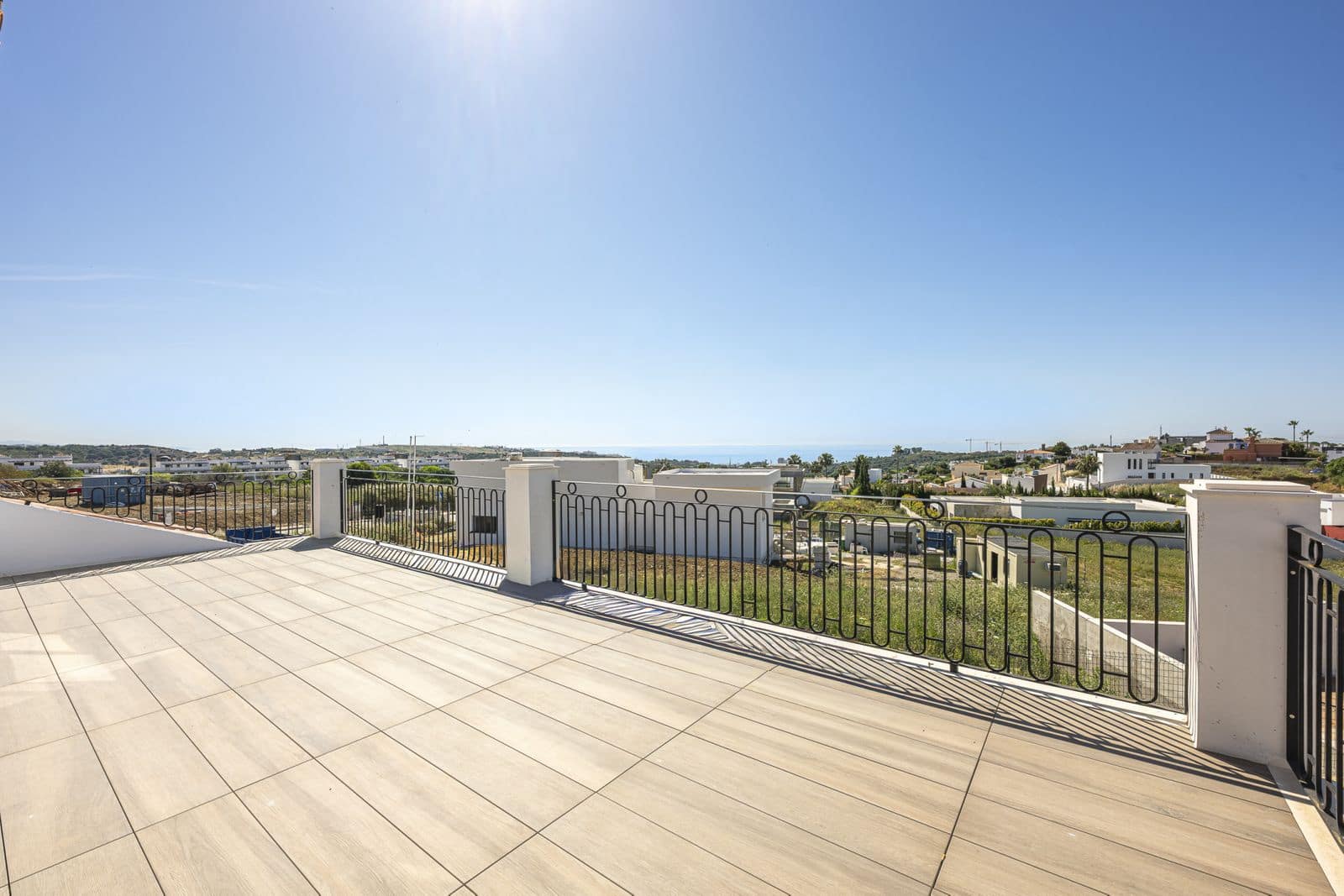 4 slaapkamer Villa te koop in Estepona - € 2.195.000 (Ref: 9910664)