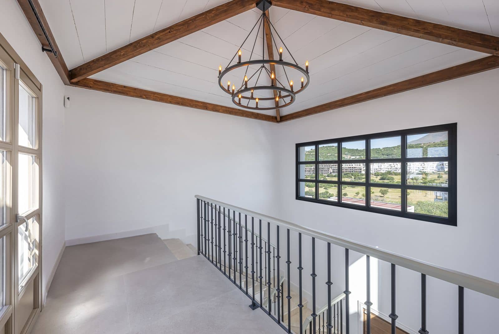 4 slaapkamer Villa te koop in Estepona - € 2.195.000 (Ref: 9910664)