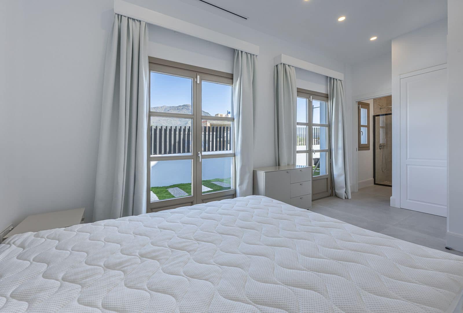 4 slaapkamer Villa te koop in Estepona - € 2.195.000 (Ref: 9910664)