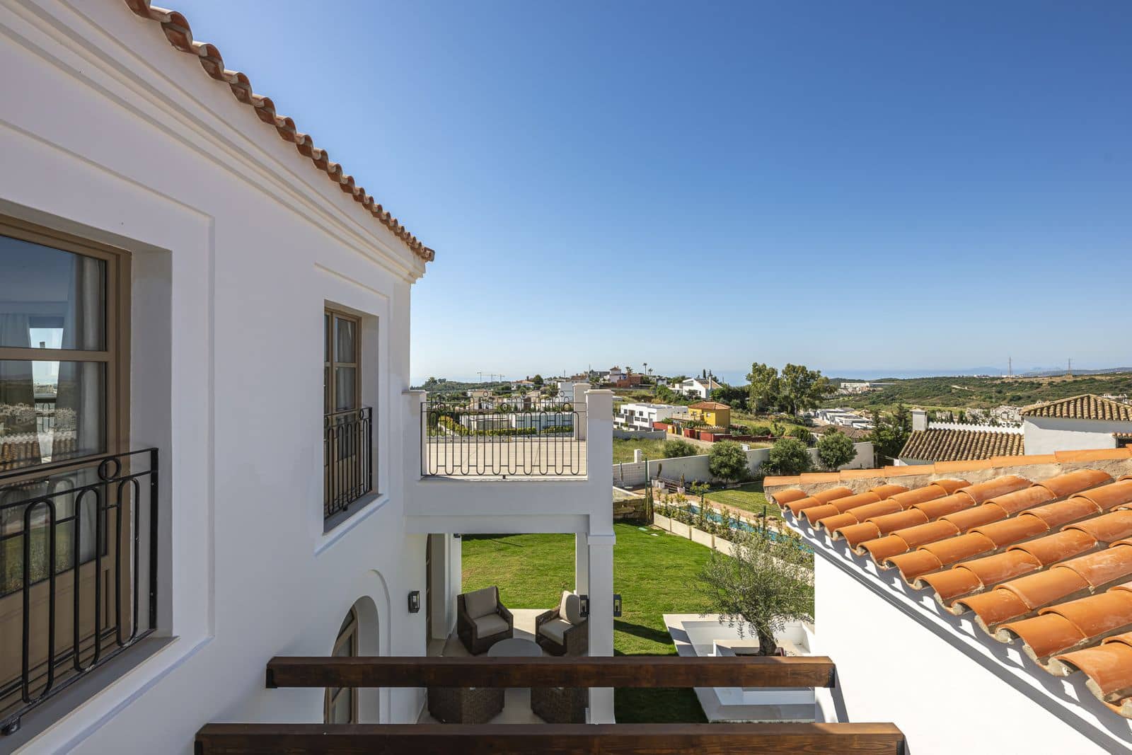 4 slaapkamer Villa te koop in Estepona - € 2.195.000 (Ref: 9910664)