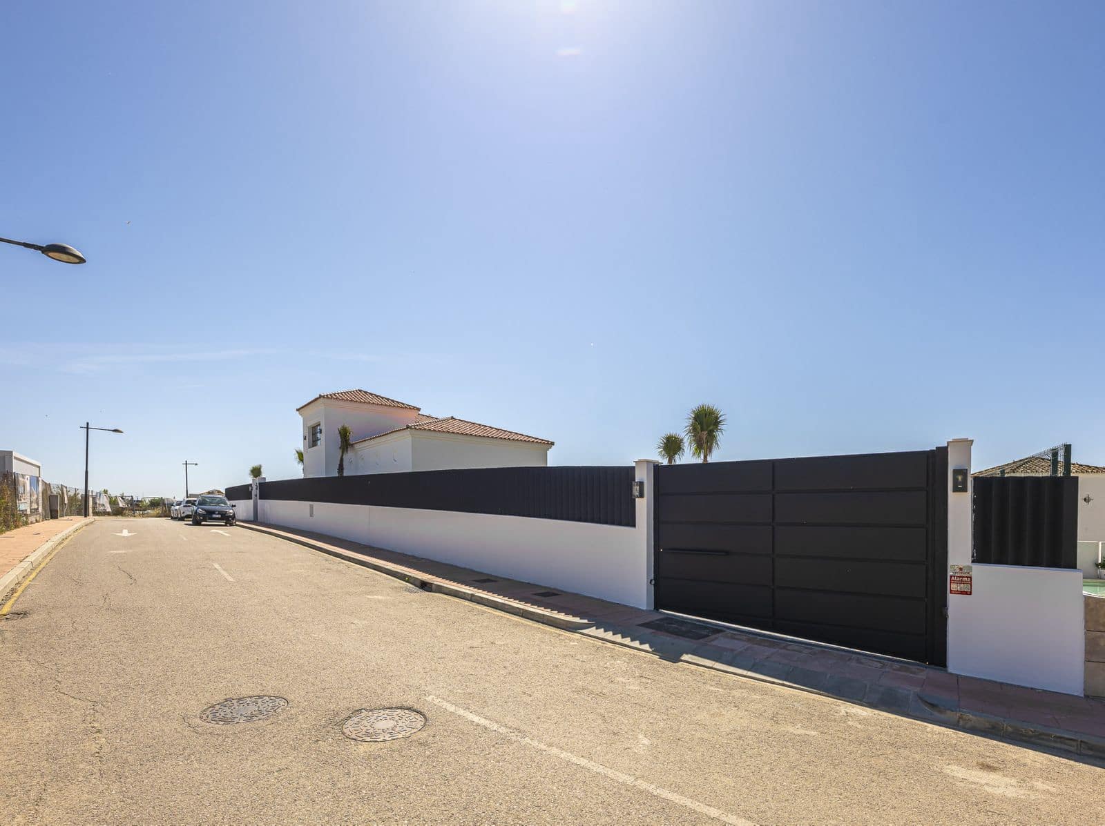 4 slaapkamer Villa te koop in Estepona - € 2.195.000 (Ref: 9910664)