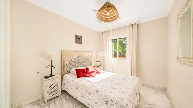 2 soveværelse Lejlighed til salg i Golden Mile, Marbella - € 640.000 (Ref: 9910666)