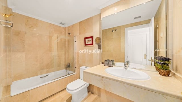 2 soveværelse Lejlighed til salg i Golden Mile, Marbella - € 640.000 (Ref: 9910666)