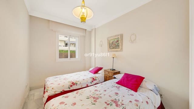 2 soveværelse Lejlighed til salg i Golden Mile, Marbella - € 640.000 (Ref: 9910666)