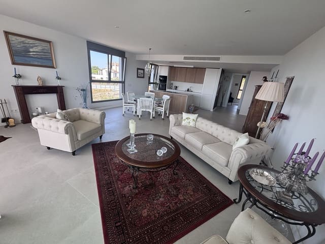 3 bedroom Apartment for sale in Selwo, Estepona - € 995,000 (Ref: 9910671)