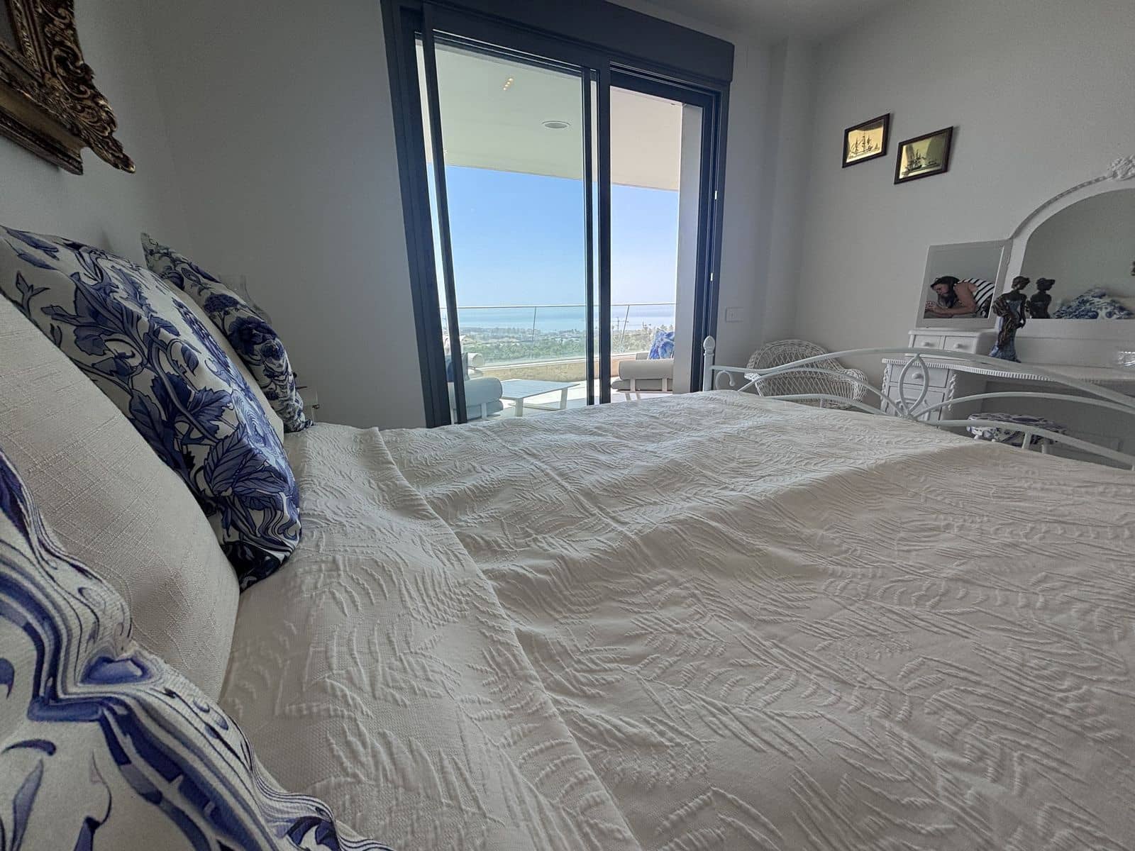 3 bedroom Apartment for sale in New Golden Mile - € 995,000 (Ref: 9910671)
