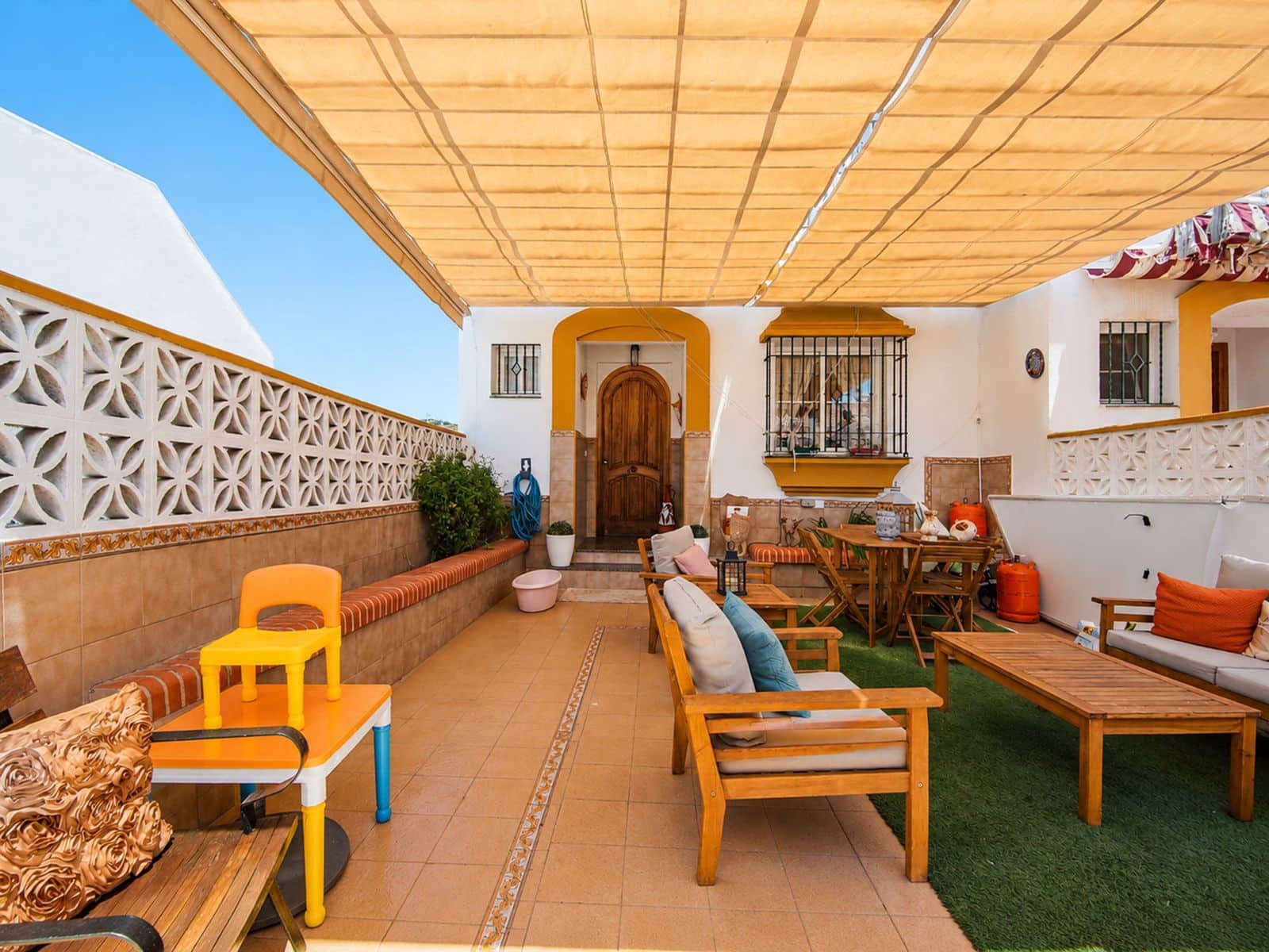3 sypialnia Dom na sprzedaż w Estepona - 570 000 € (Ref: 9910676)