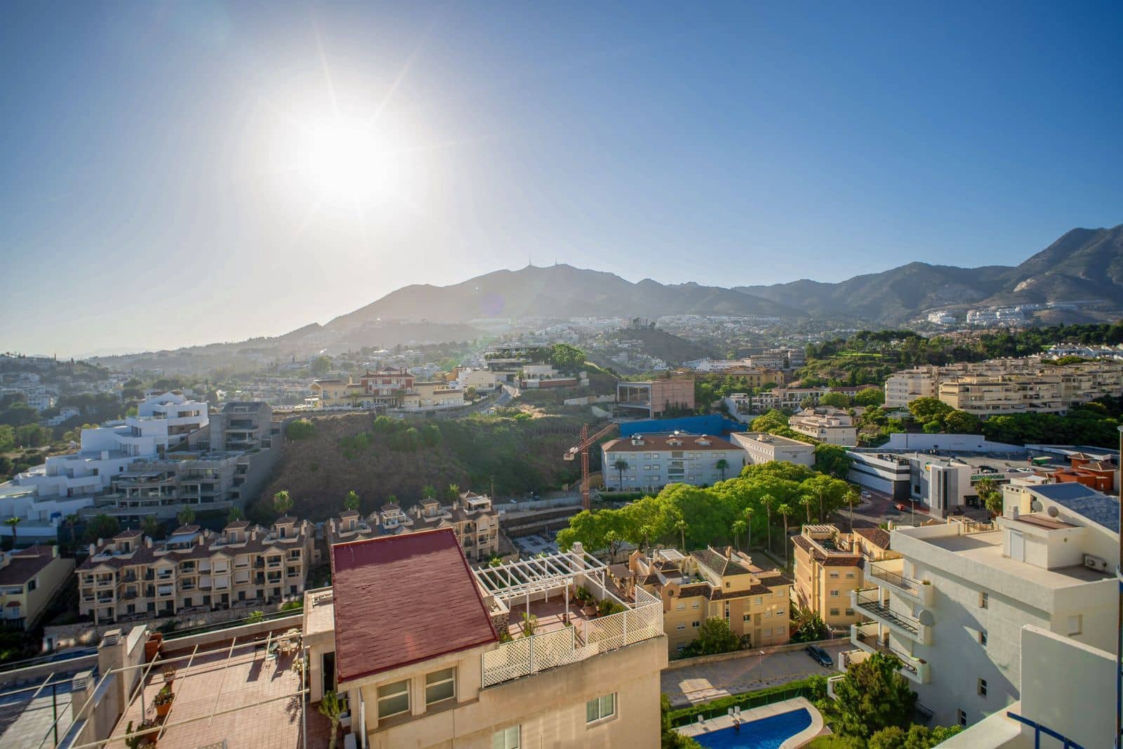 2 slaapkamer Penthouse te koop in Torrequebrada - € 498.000 (Ref: 9910677)