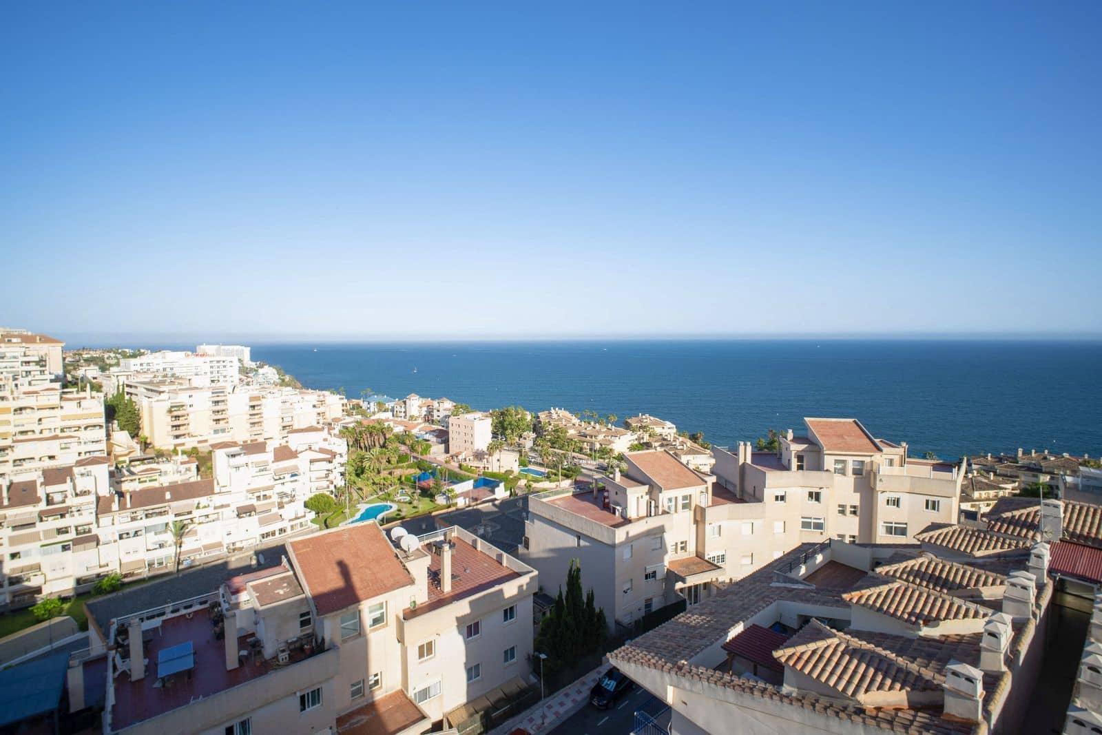2 slaapkamer Penthouse te koop in Torrequebrada - € 498.000 (Ref: 9910677)