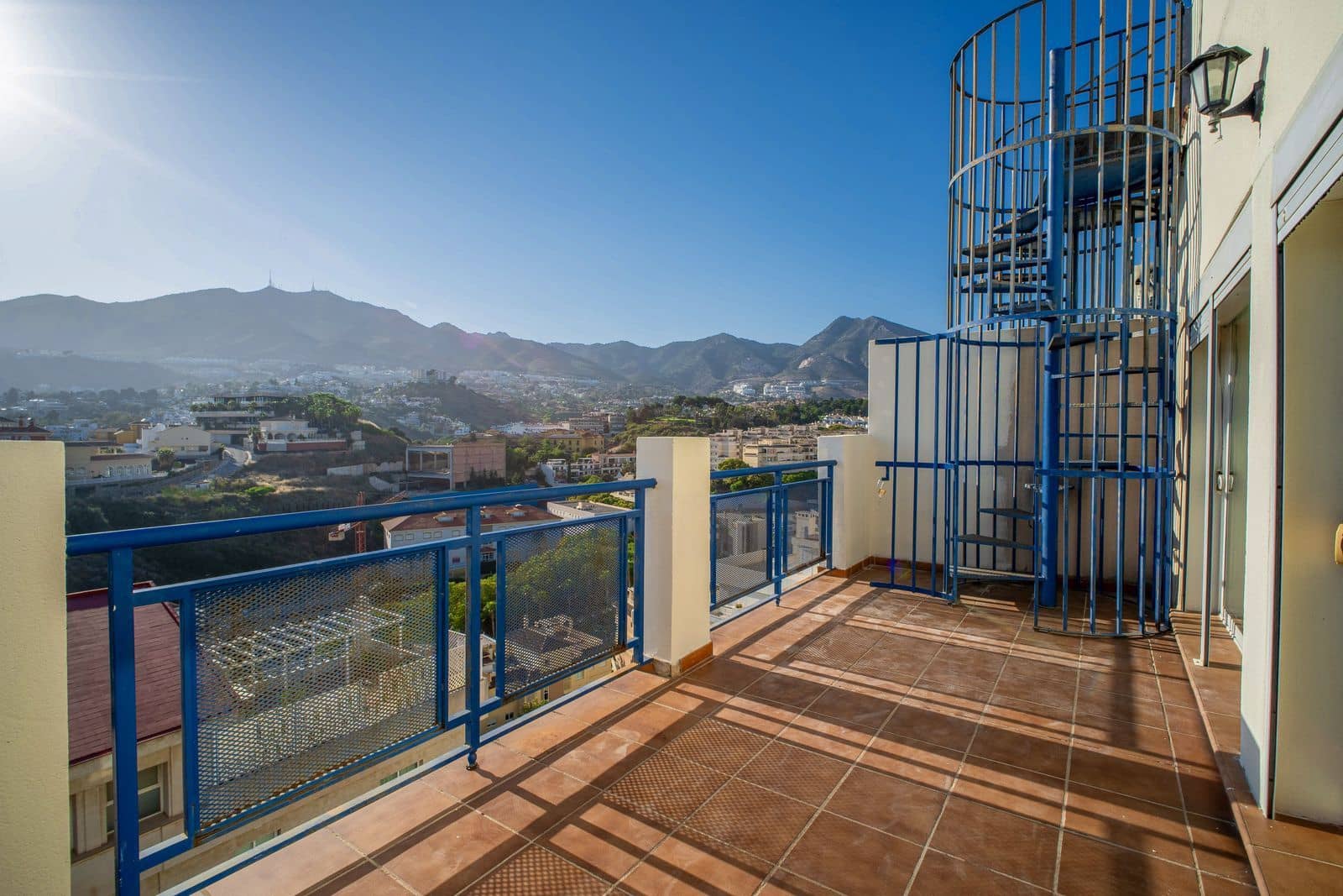 2 slaapkamer Penthouse te koop in Torrequebrada - € 498.000 (Ref: 9910677)