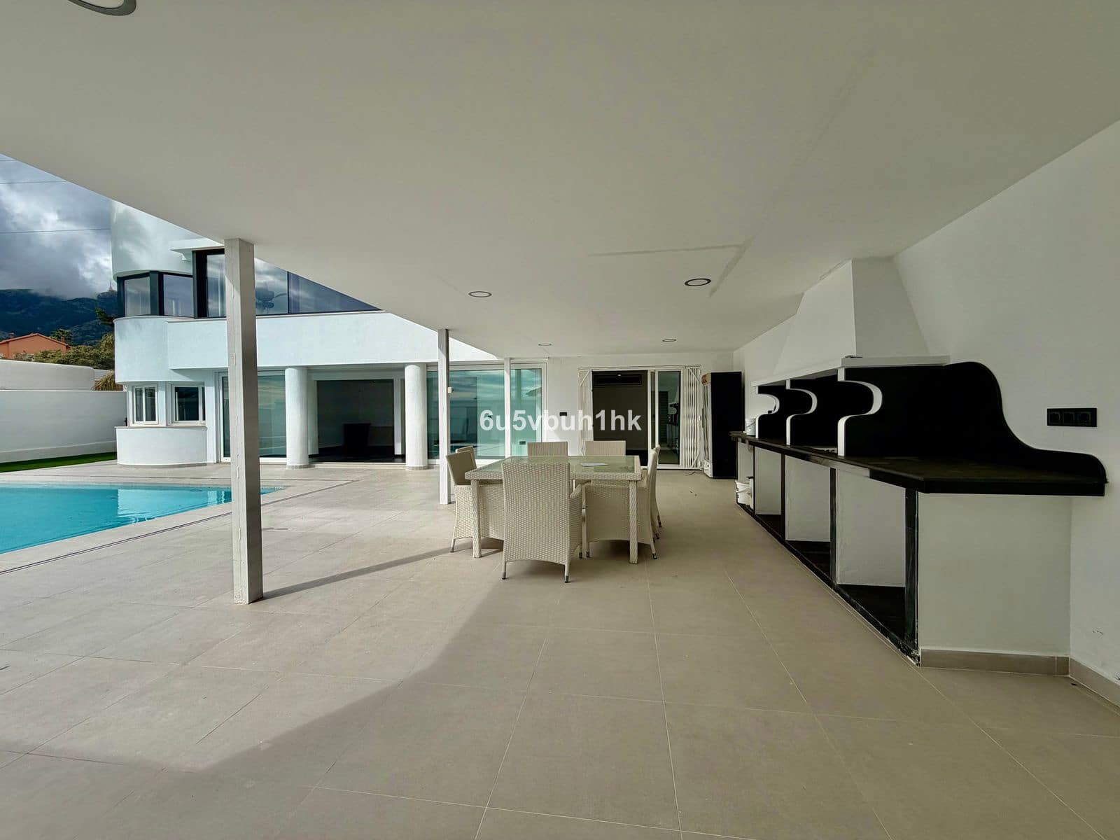 4 Zimmer Villa zu verkaufen in Benalmadena Costa - 1.250.000 € (Ref: 9910683)