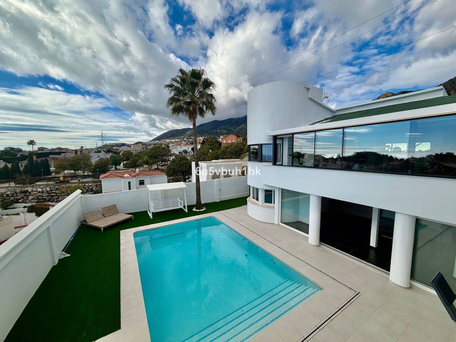 4 Zimmer Villa zu verkaufen in Benalmadena Costa - 1.250.000 € (Ref: 9910683)