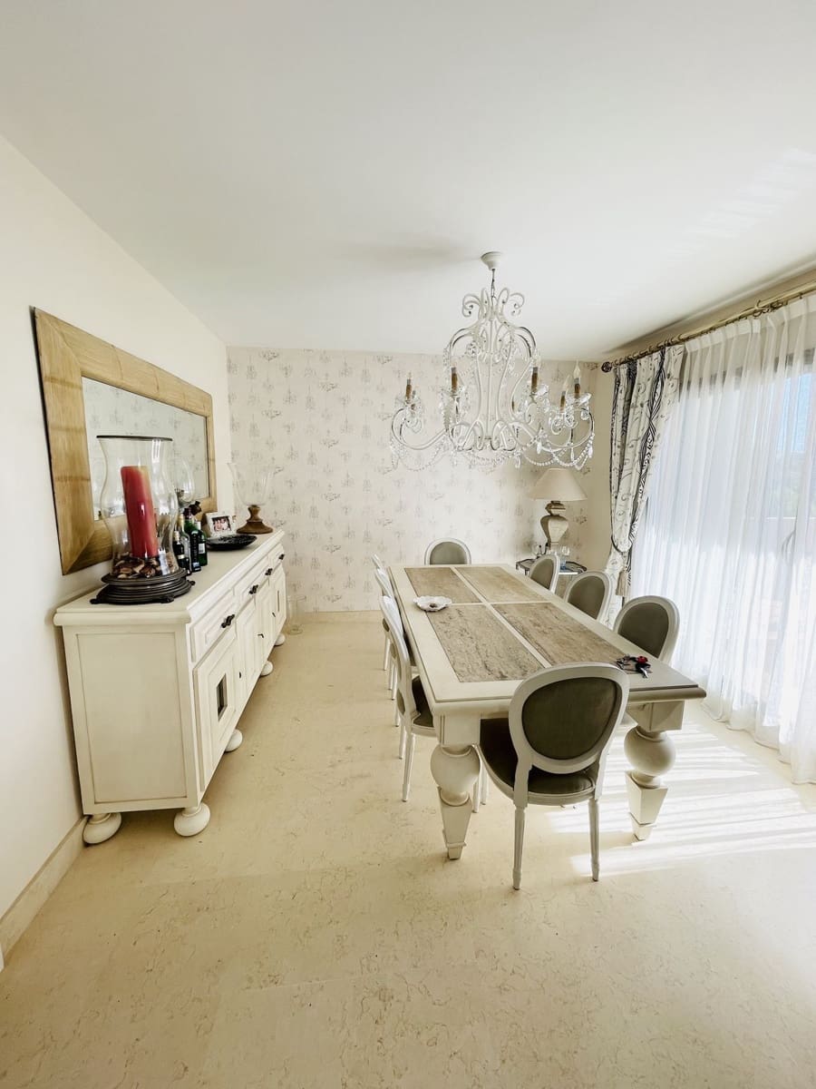 4 makuuhuone Kattohuoneisto myytävänä paikassa Benahavis - 1 490 000 € (Ref: 9910686)