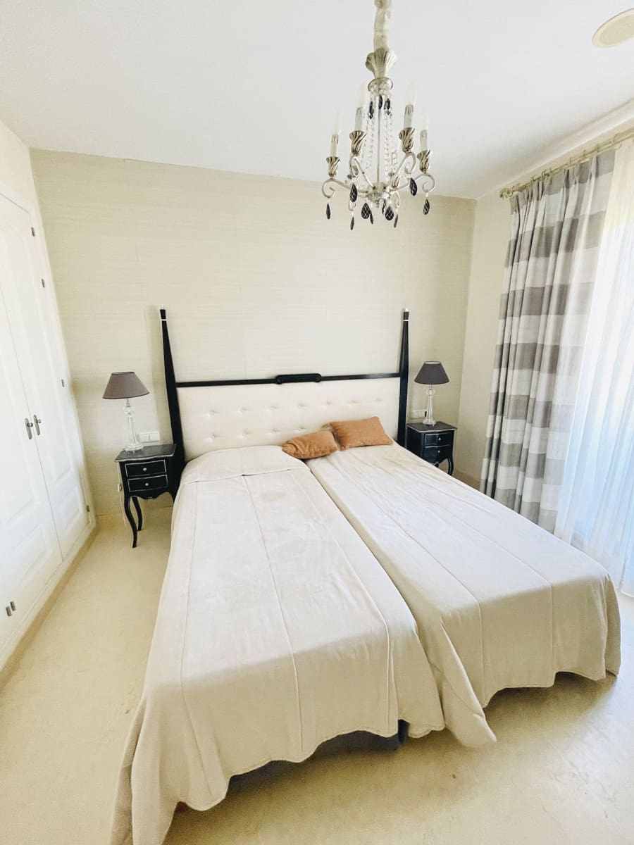 4 makuuhuone Kattohuoneisto myytävänä paikassa Benahavis - 1 490 000 € (Ref: 9910686)