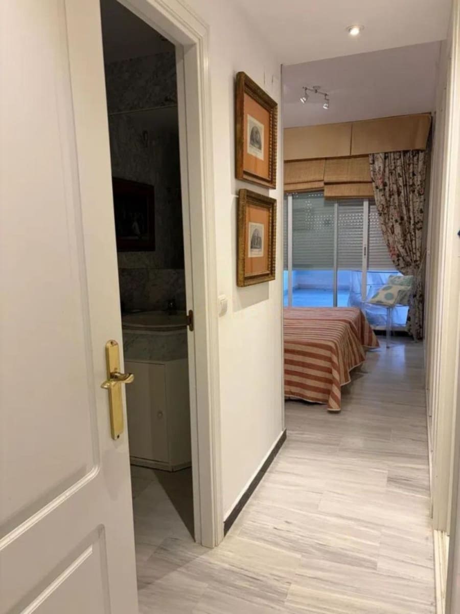 2 bedroom Apartment for sale in Puerto Banus - € 850,000 (Ref: 9910688)