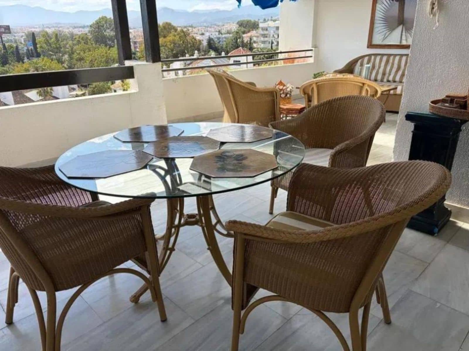 2 bedroom Apartment for sale in Puerto Banus - € 850,000 (Ref: 9910688)