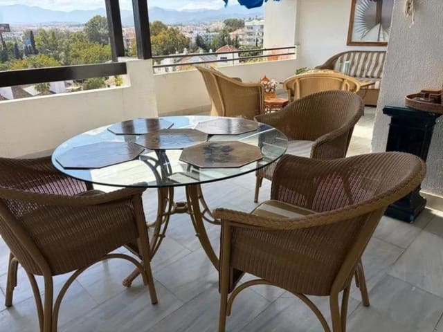2 bedroom Apartment for sale in Puerto Banus, Marbella - € 850,000 (Ref: 9910688)