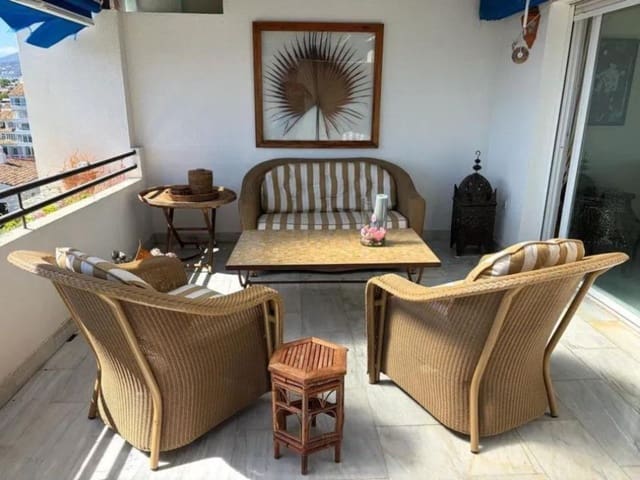 2 bedroom Apartment for sale in Puerto Banus, Marbella - € 850,000 (Ref: 9910688)
