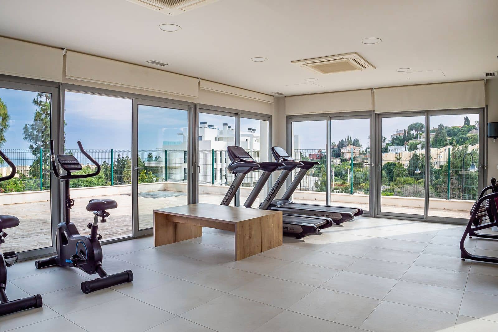 2 soveværelse Lejlighed til salg i Mijas Costa - € 465.000 (Ref: 9910690)