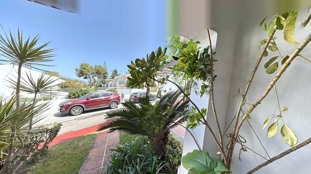 5 chambre Villa/Maison Semi-Mitoyenne à vendre à Estepona - 495 000 € (Ref: 9910696)