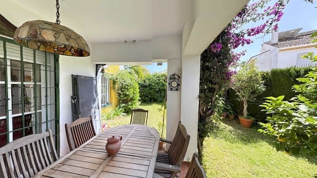 5 chambre Villa/Maison Semi-Mitoyenne à vendre à Estepona - 495 000 € (Ref: 9910696)