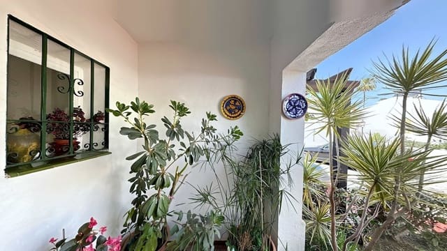 5 chambre Villa/Maison Semi-Mitoyenne à vendre à Estepona - 495 000 € (Ref: 9910696)