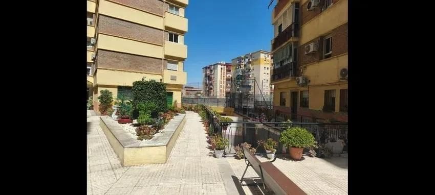 3 slaapkamer Appartement te koop in Malaga stad - € 320.000 (Ref: 9910703)