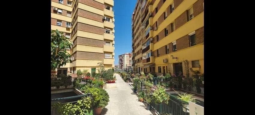 3 slaapkamer Appartement te koop in Malaga stad - € 320.000 (Ref: 9910703)