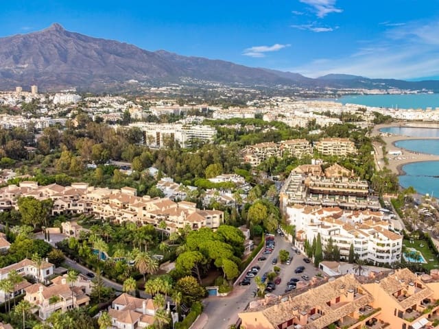 3 slaapkamer Appartement te koop in Puerto Banus, Marbella - € 1.490.000 (Ref: 9910706)