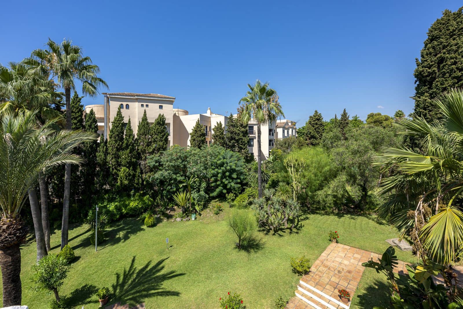 3 slaapkamer Appartement te koop in Puerto Banus - € 1.490.000 (Ref: 9910706)