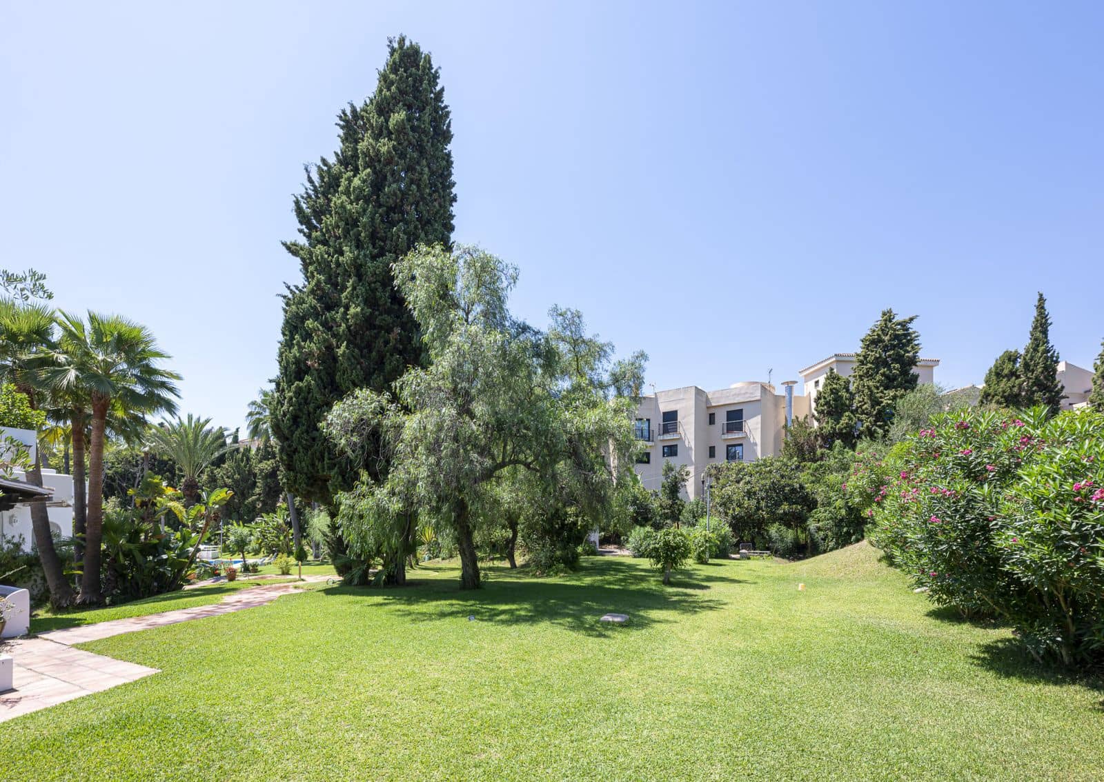 3 slaapkamer Appartement te koop in Puerto Banus - € 1.490.000 (Ref: 9910706)