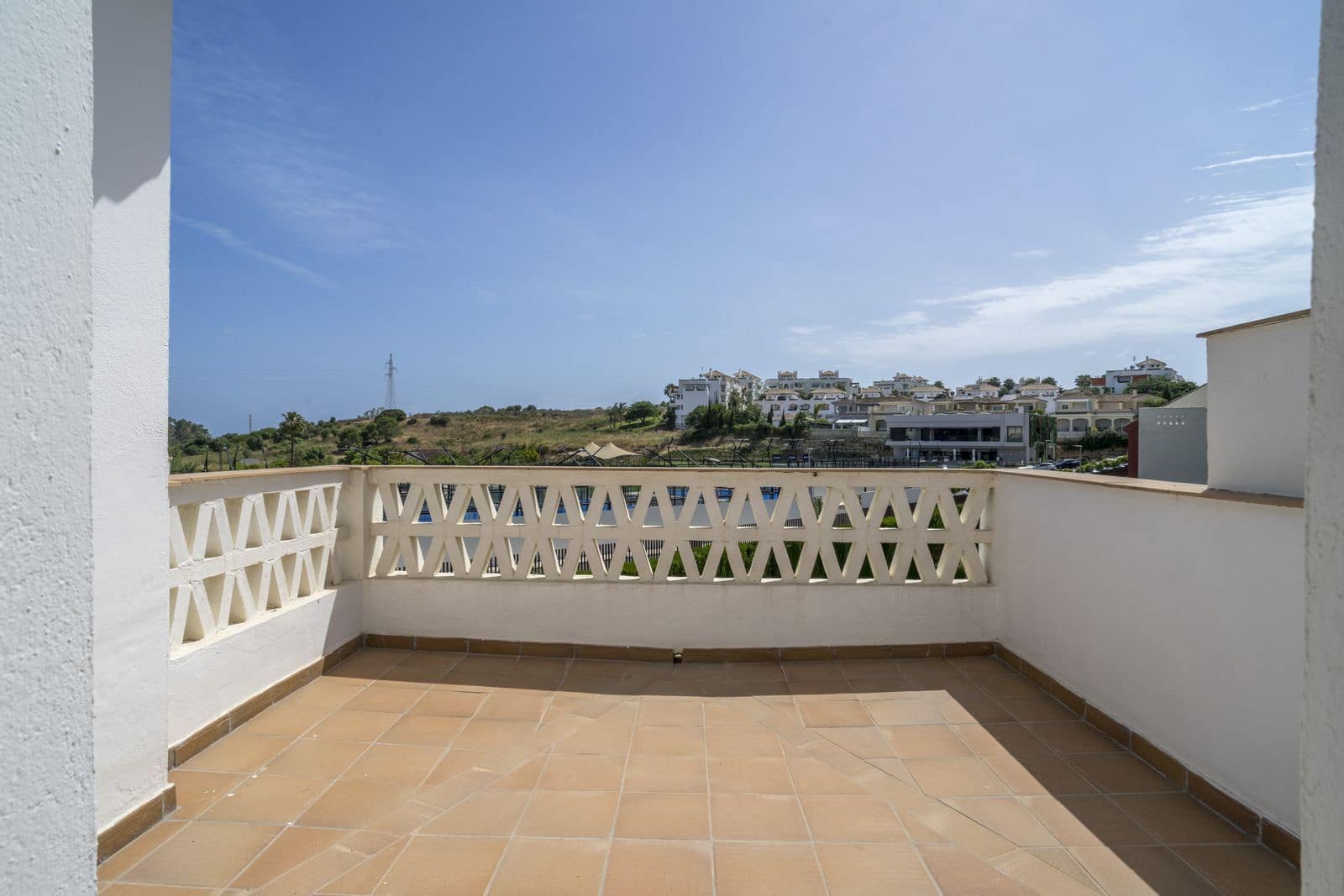Apartamento de 3 habitaciones en New Golden Mile en venta - 369.000 € (Ref: 9910707)