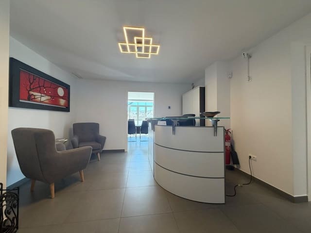 4 sovrum Kommersiell till salu i Estepona - 849 000 € (Ref: 9910712)