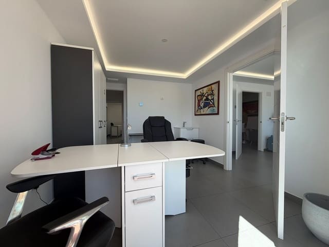 4 sovrum Kommersiell till salu i Estepona - 849 000 € (Ref: 9910712)
