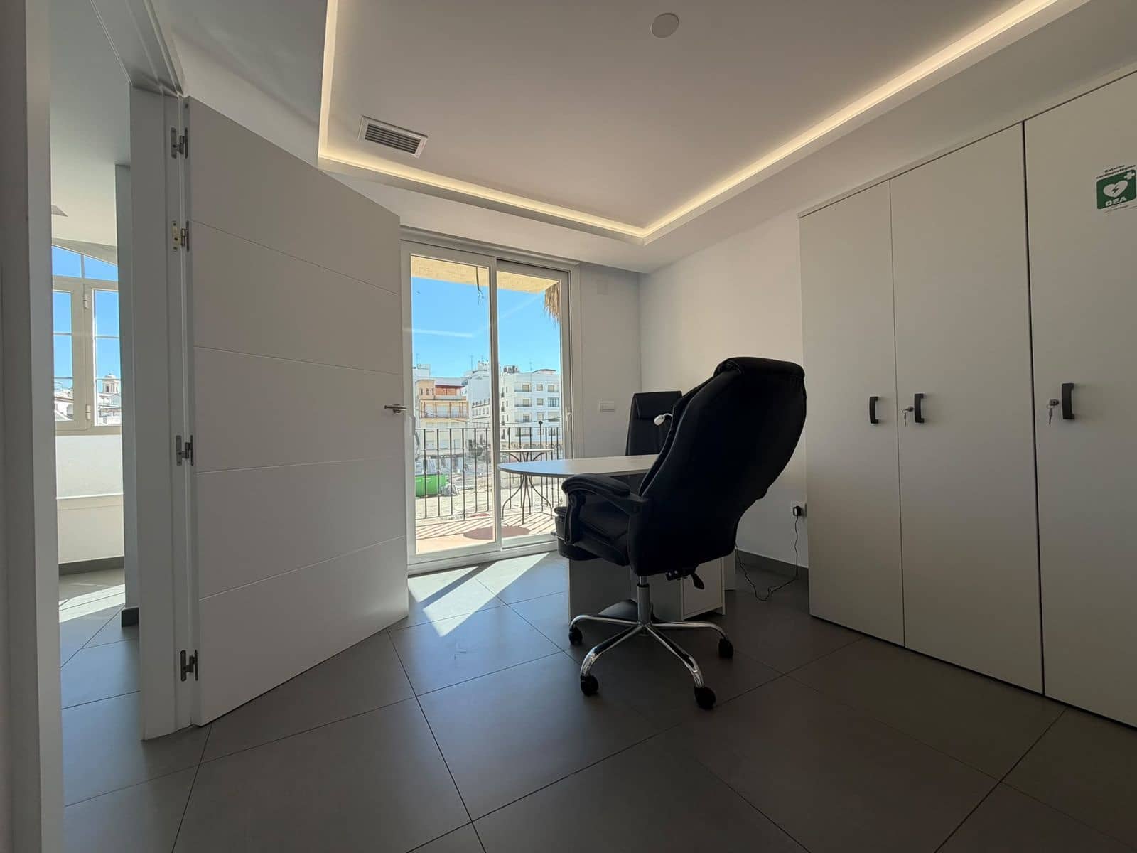 4 sovrum Kommersiell till salu i Estepona - 849 000 € (Ref: 9910712)