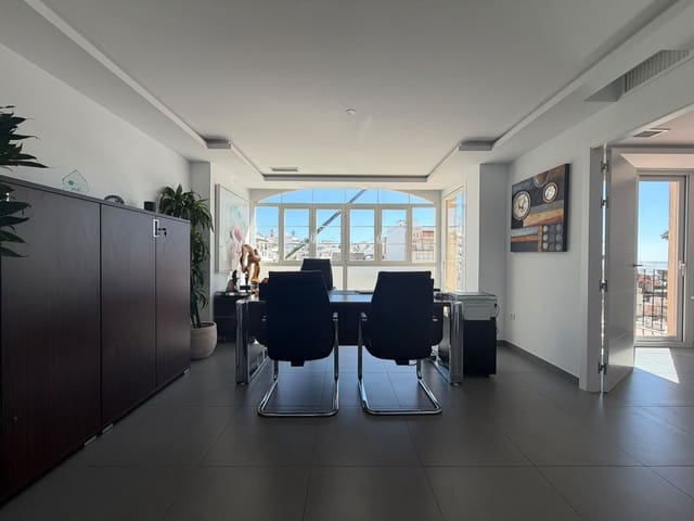 4 sovrum Kommersiell till salu i Estepona - 849 000 € (Ref: 9910712)