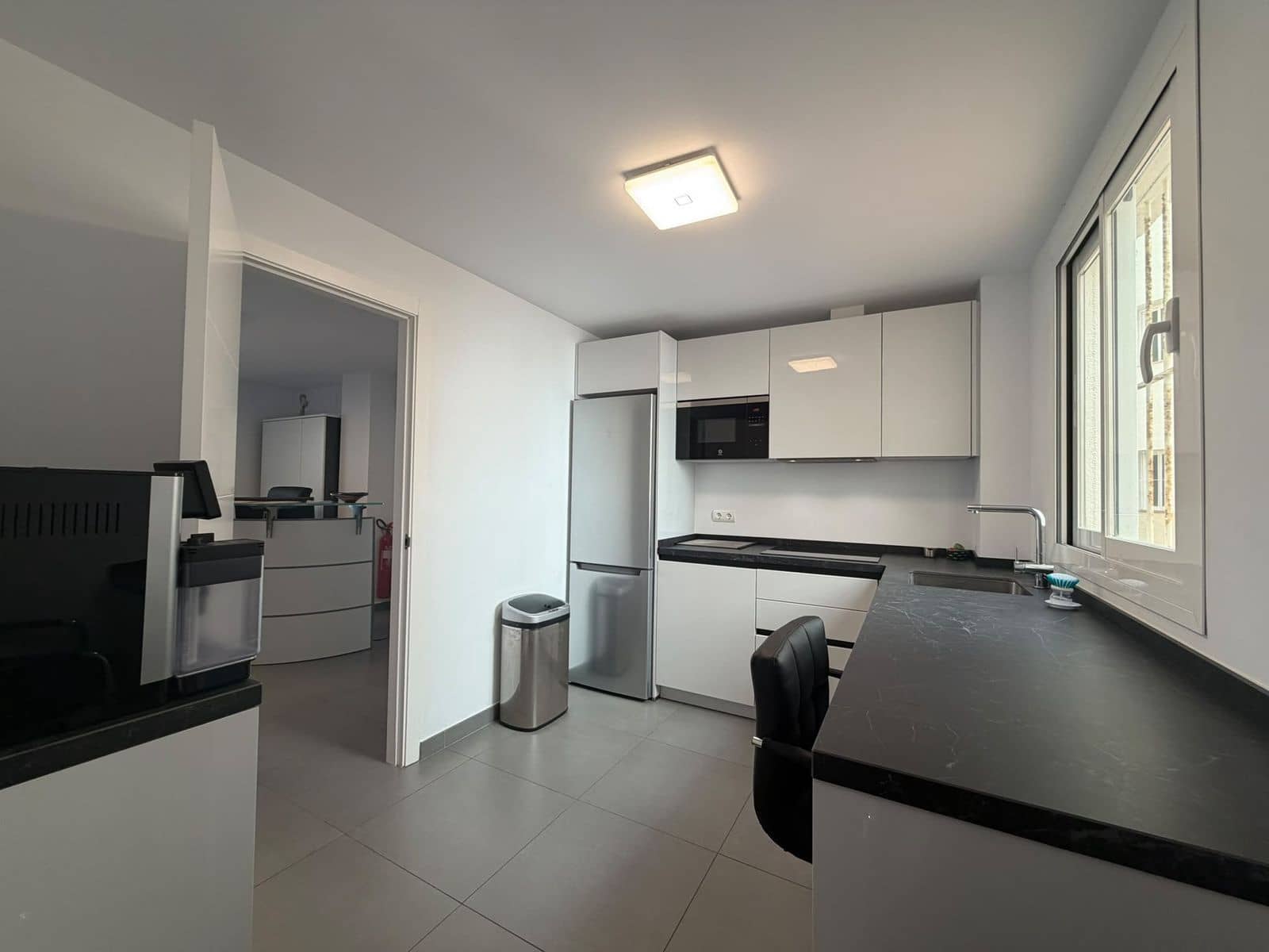 4 sovrum Kommersiell till salu i Estepona - 849 000 € (Ref: 9910712)