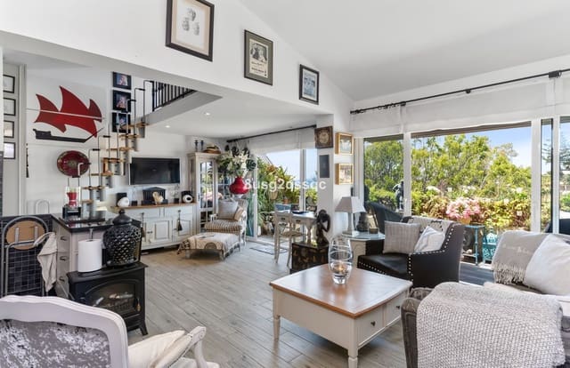 3 quarto Penthouse para venda em Estepona - 420 000 € (Ref: 9910713)