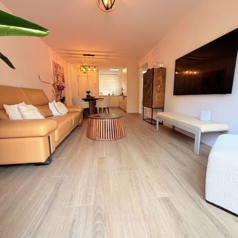 2 bedroom Penthouse for sale in La Reserva, Marbella - € 460,000 (Ref: 9910714)