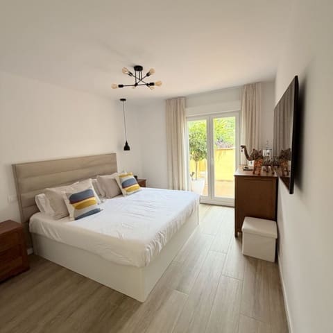 2 bedroom Penthouse for sale in La Reserva, Marbella - € 460,000 (Ref: 9910714)