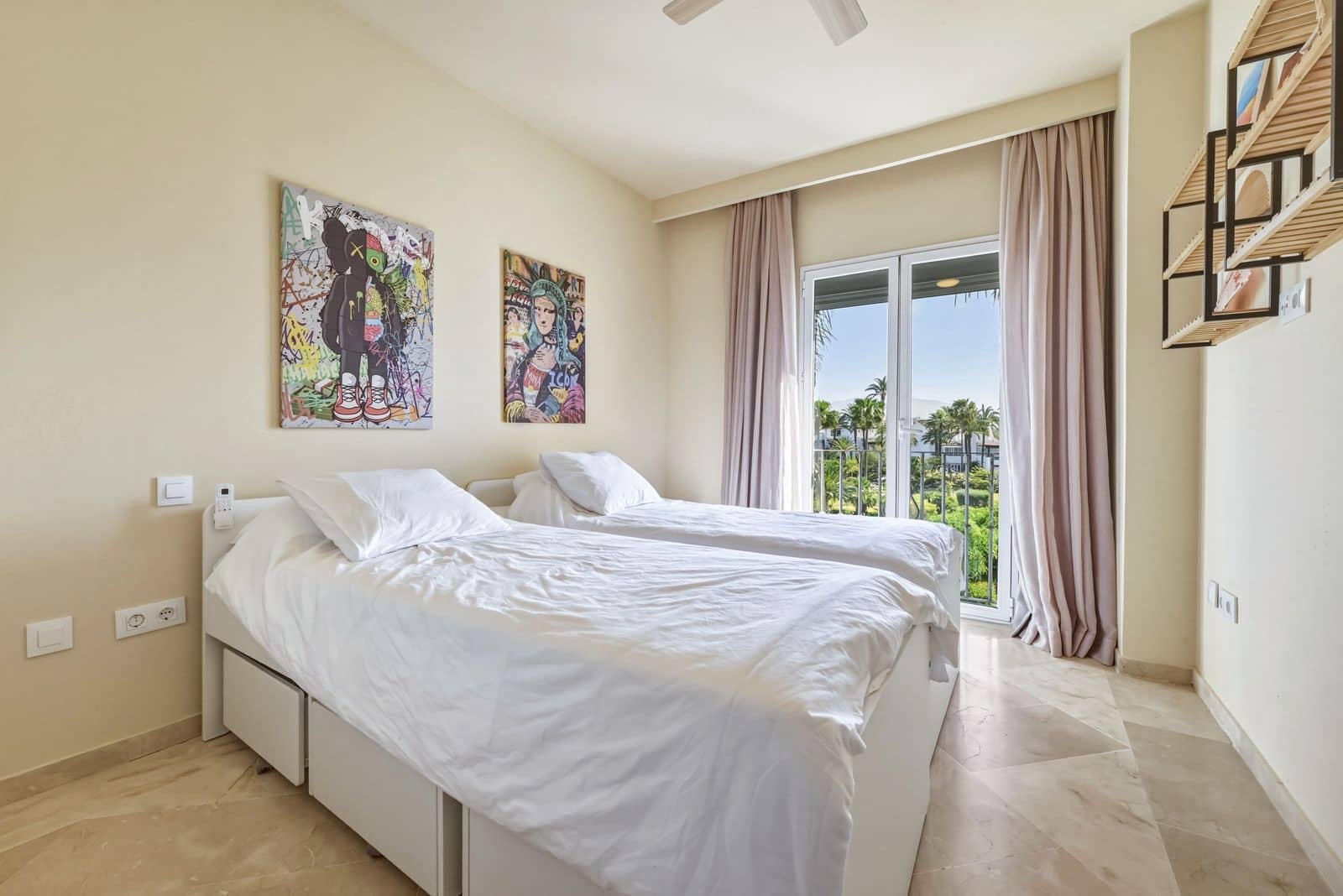 2 slaapkamer Appartement te koop in Estepona - € 545.000 (Ref: 9910717)