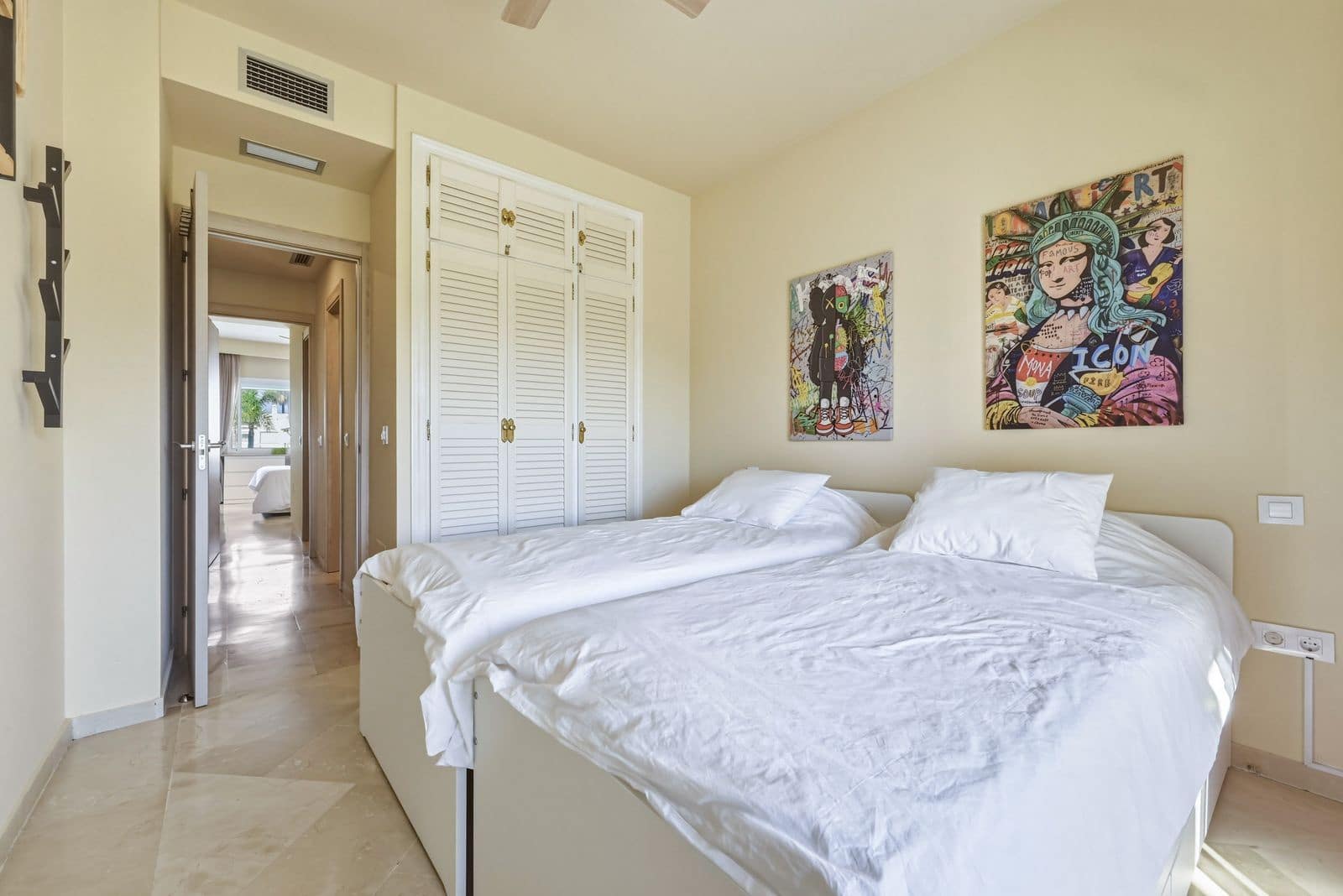 2 slaapkamer Appartement te koop in Estepona - € 545.000 (Ref: 9910717)