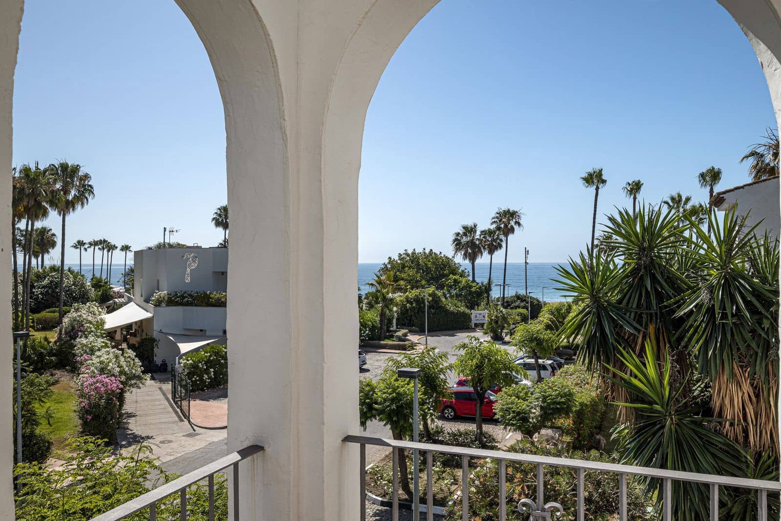 2 slaapkamer Appartement te koop in Estepona - € 545.000 (Ref: 9910717)