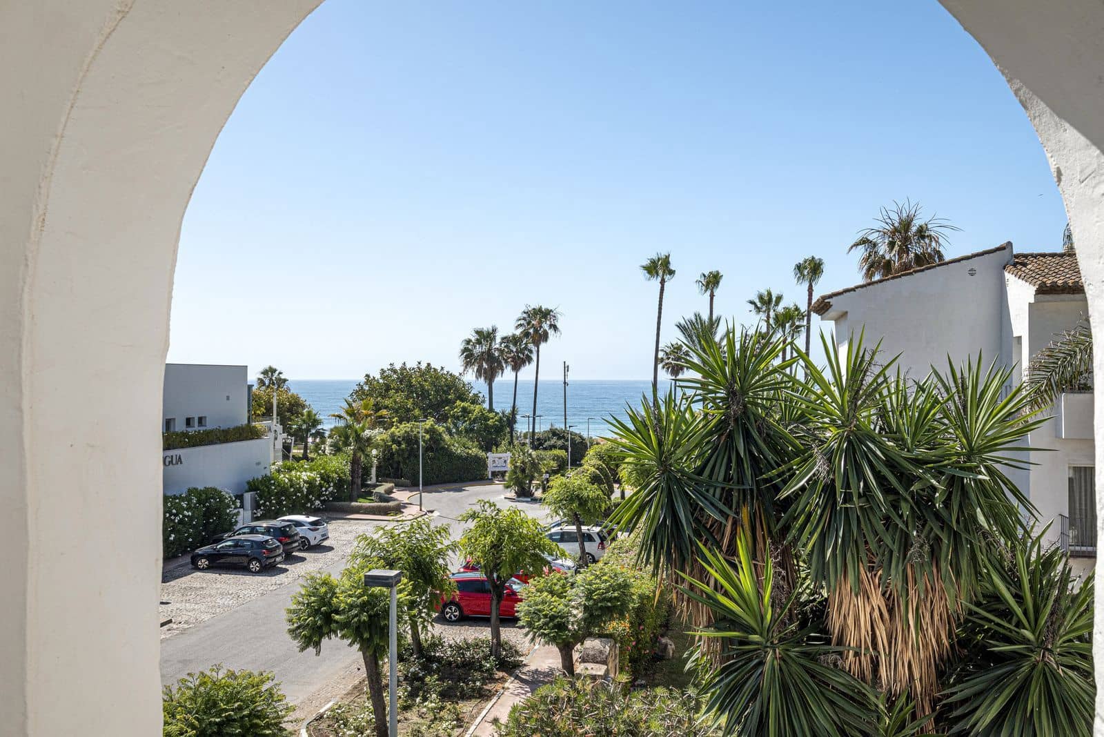 2 slaapkamer Appartement te koop in Estepona - € 545.000 (Ref: 9910717)