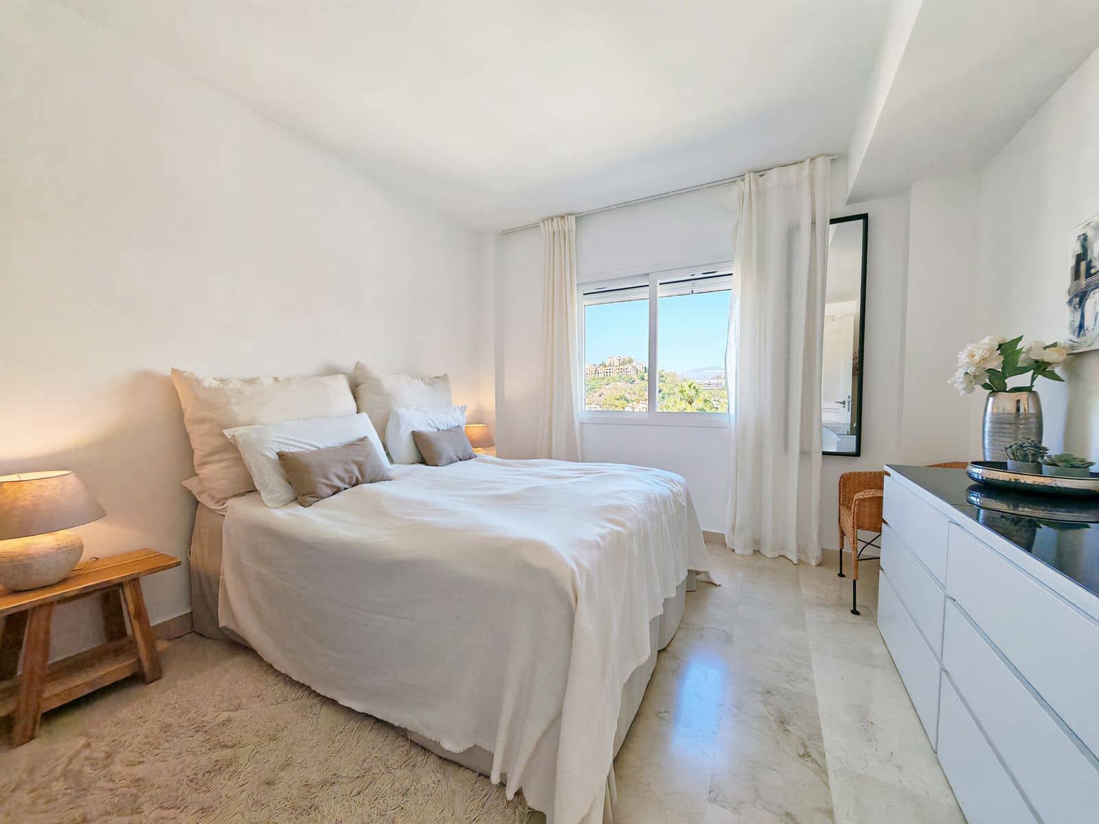 2 soverom Penthouse til salgs i Benahavis - € 685 000 (Ref: 9910723)