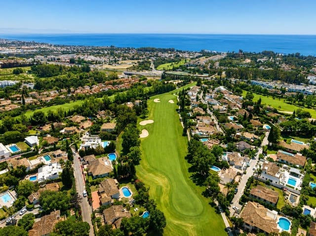 2 quarto Penthouse para venda em Guadalmina Alta, Marbella - 720 000 € (Ref: 9910727)