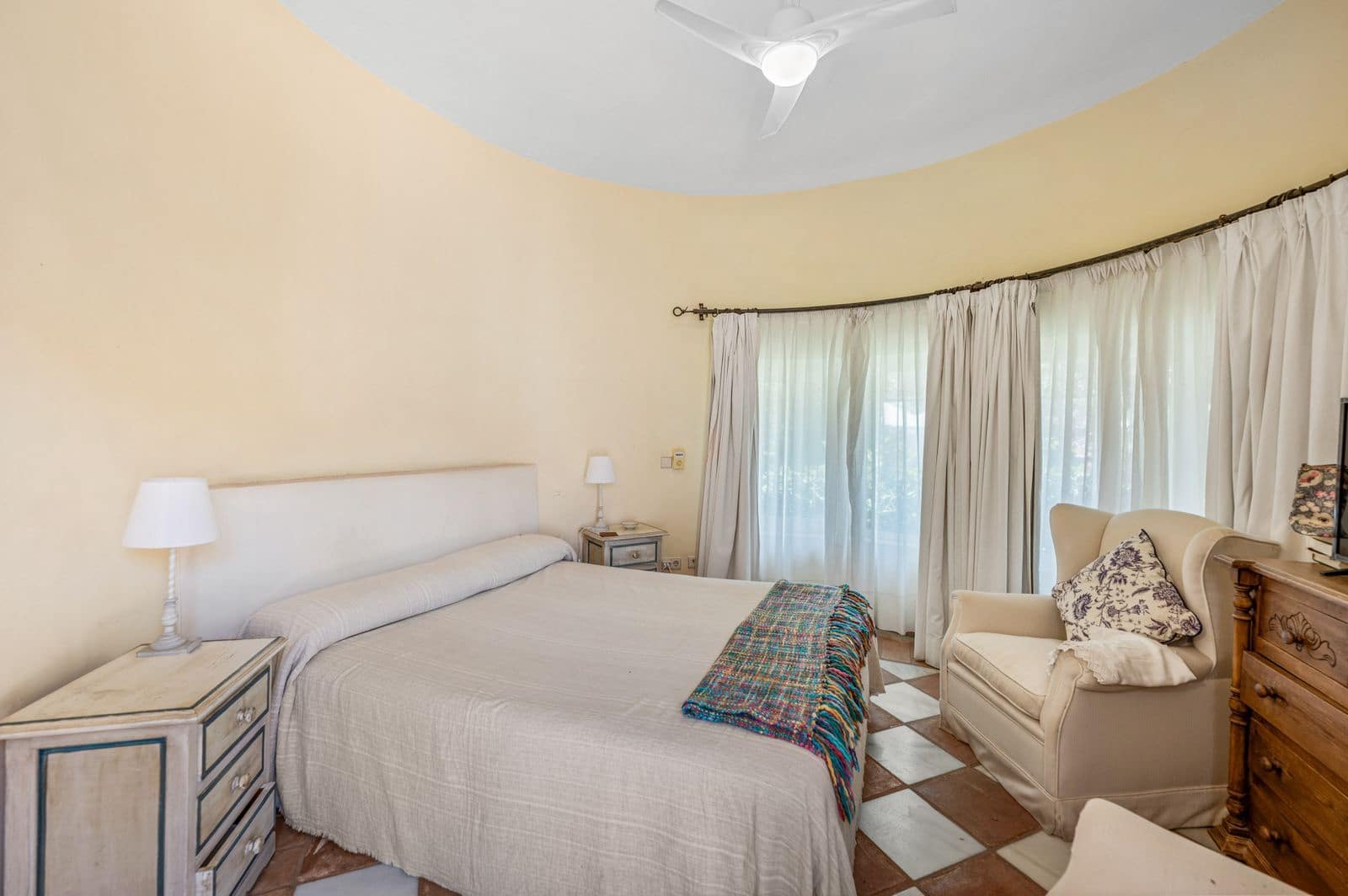 Chalet de 5 habitaciones en San Pedro de Alcantara en venta - 2.400.000 € (Ref: 9921190)