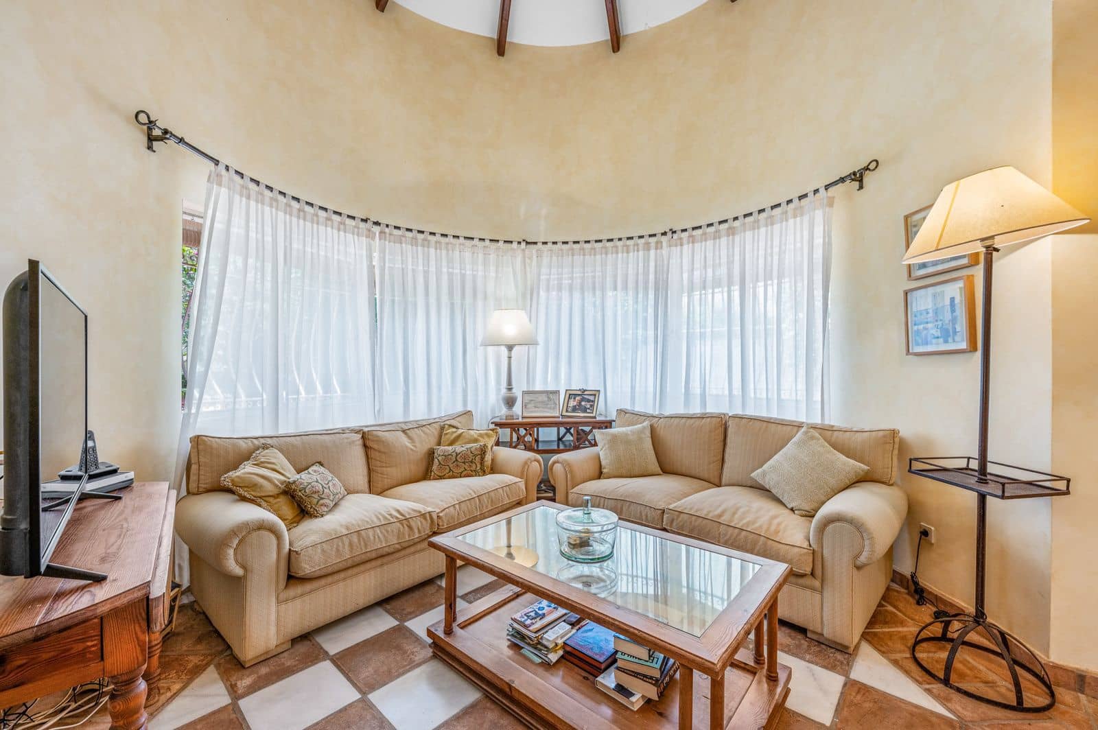 Chalet de 5 habitaciones en San Pedro de Alcantara en venta - 2.400.000 € (Ref: 9921190)