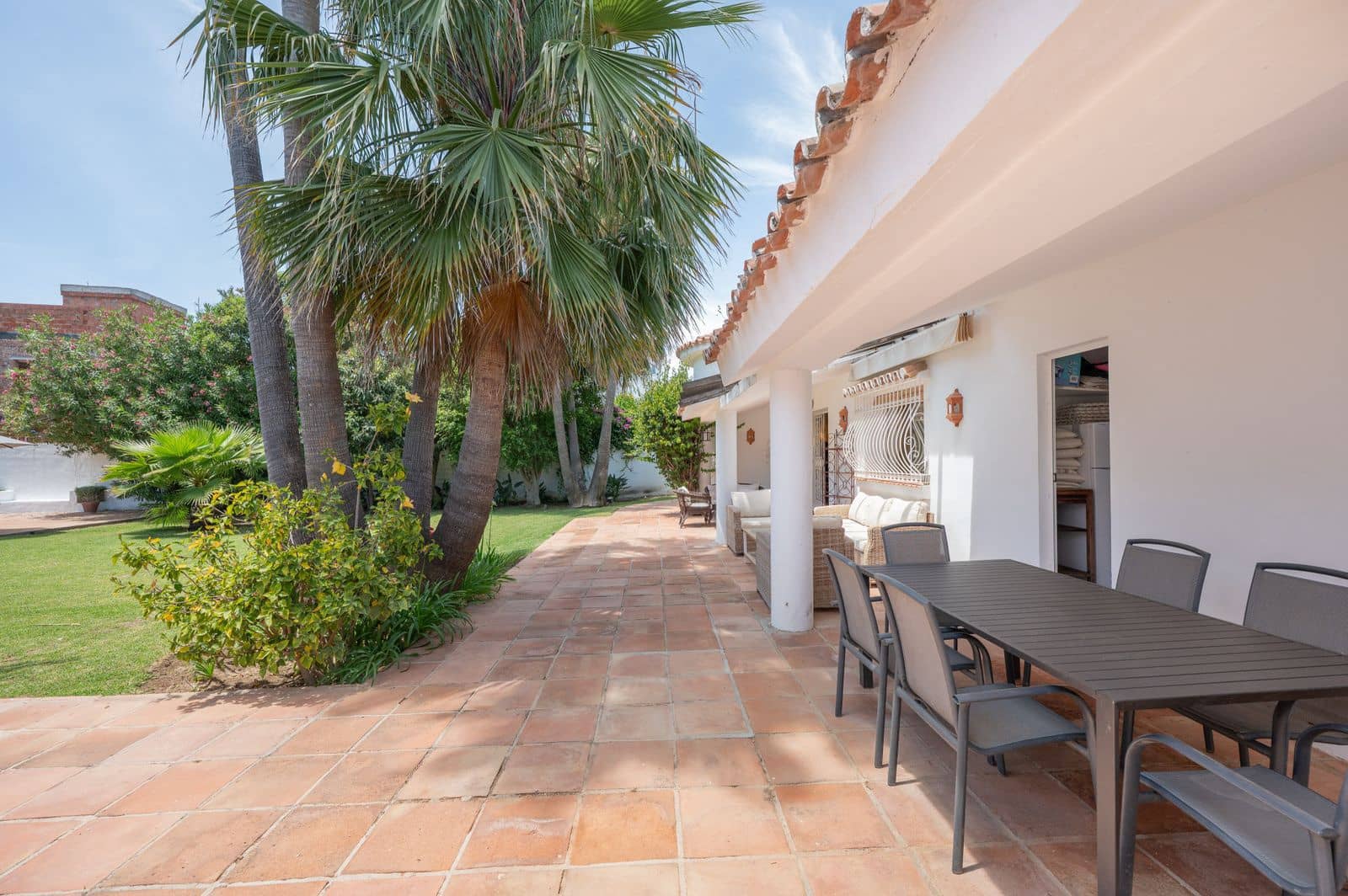 Chalet de 5 habitaciones en San Pedro de Alcantara en venta - 2.400.000 € (Ref: 9921190)
